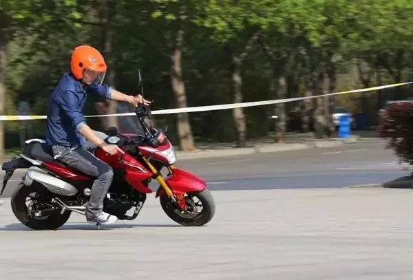 �������ͣ�Ϊ�ഺ�Ȳʣ�High������Ȧ��