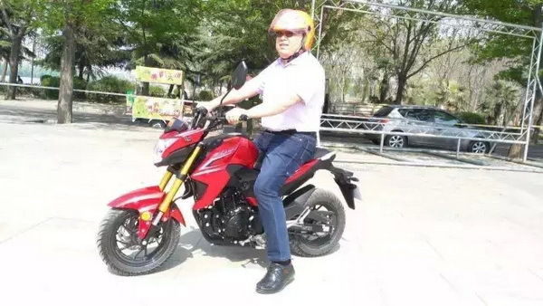 �������ͣ�Ϊ�ഺ�Ȳʣ�High������Ȧ��