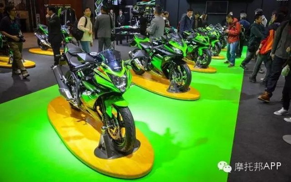 ��ħ��Ϯ��KAWASAKI�¿�Z250