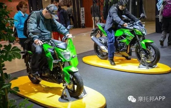 ��ħ��Ϯ��KAWASAKI�¿�Z250
