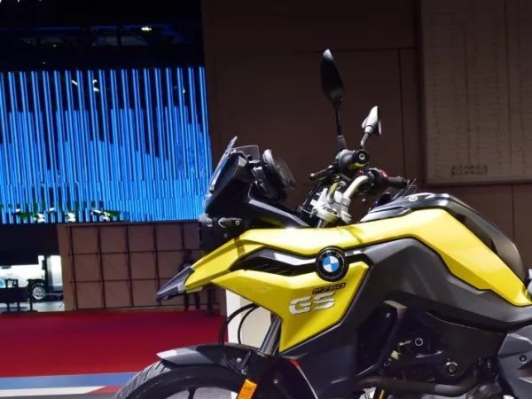 11.19���𣬱���F750GS����ɫ��ҫ�Ϻ���չ��