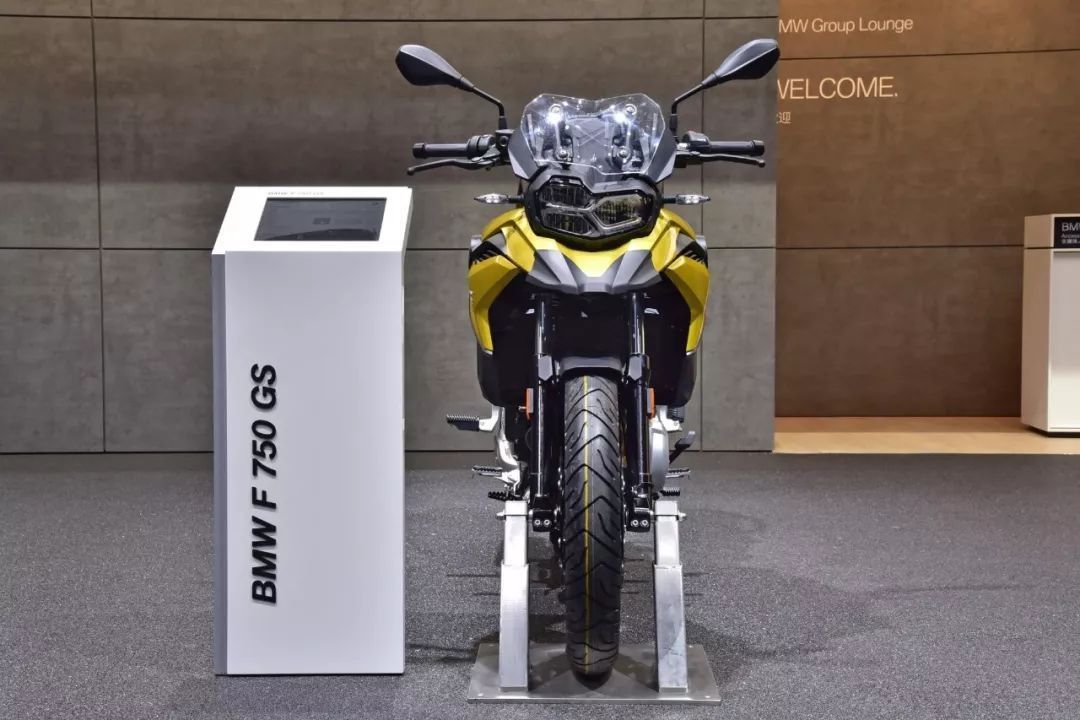11.19���𣬱���F750GS����ɫ��ҫ�Ϻ���չ��