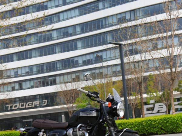 Ӣ�׸���˫�ܿ���BonnevilleT100/T120